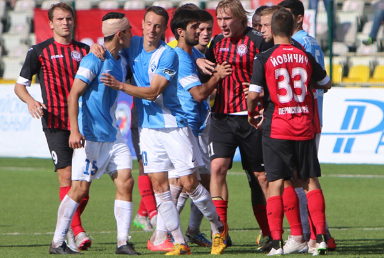 Между соперниками – почти вся турнирная таблица. Но это – один из самых непредсказуемых матчей тура