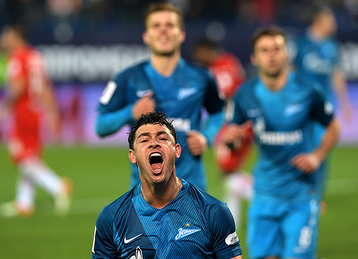 «Меня били, и я понял, что надо менять тело». Чего мы не знаем о Жулиано