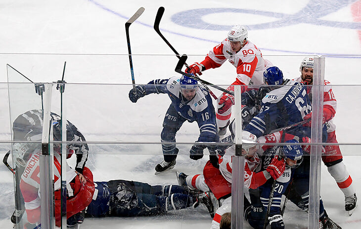 «Динамо» и «Спартак» в Кубке Гагарина – это окно в 90-е: простой хоккей с кулаками