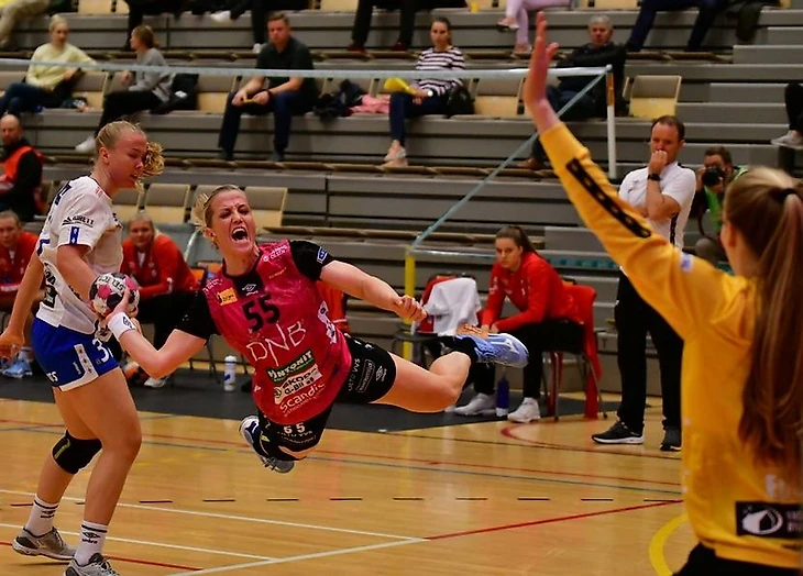 Лига чемпионов. Экшн "25,5 часа". "Кристиансанд" добрался до Ростова. С Хейди Леке и Нурой Мерк, изображение №4