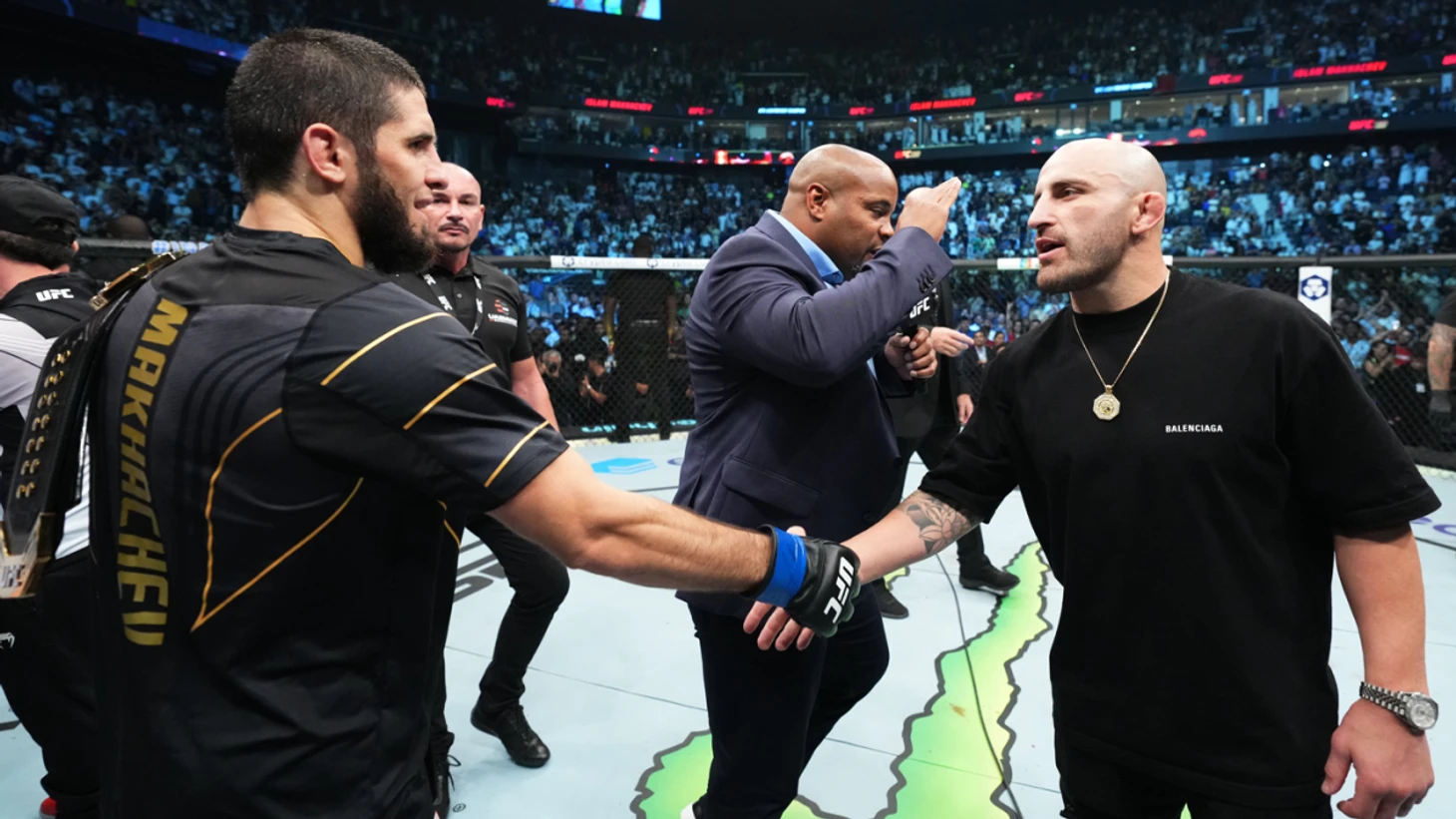 UFC 280: Alexander Volkanovski accepts Islam Makhachev's challenge for lightweight title fight in Australia - CBSSports.com