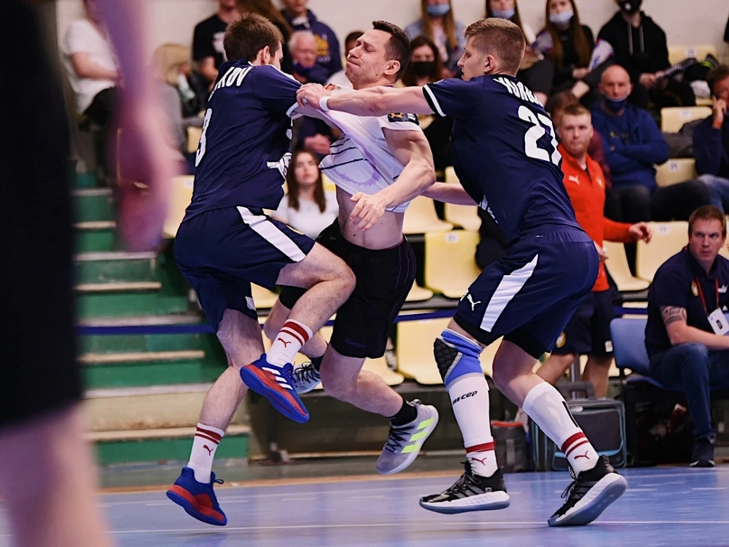 Чемпионат России. "Медведи" и громадный перевес. О чем жалеет Петкович. Осень, сулящая ненастья, изображение №2