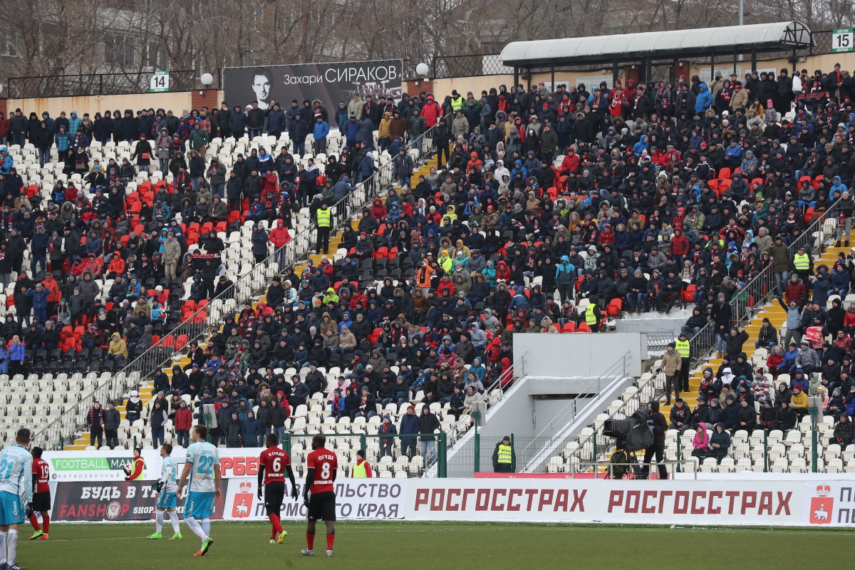 Лучше больше, чем меньше. Лучше быть на футболе, чем неизвестно где