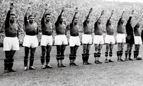 Тень Дуче над футбольным полем