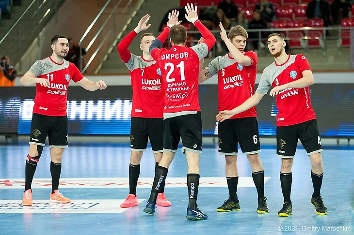 Чемпионат России. "Виктор" проявляет волю, пермяки выгрызают два очка у "Невы", а ЦСКА уже в плей-офф, изображение №7