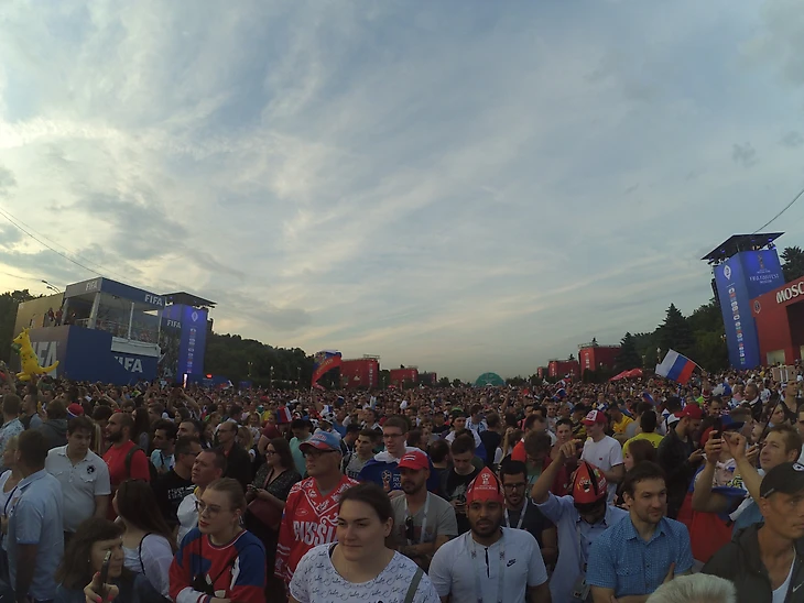 Толпа на матча сб России