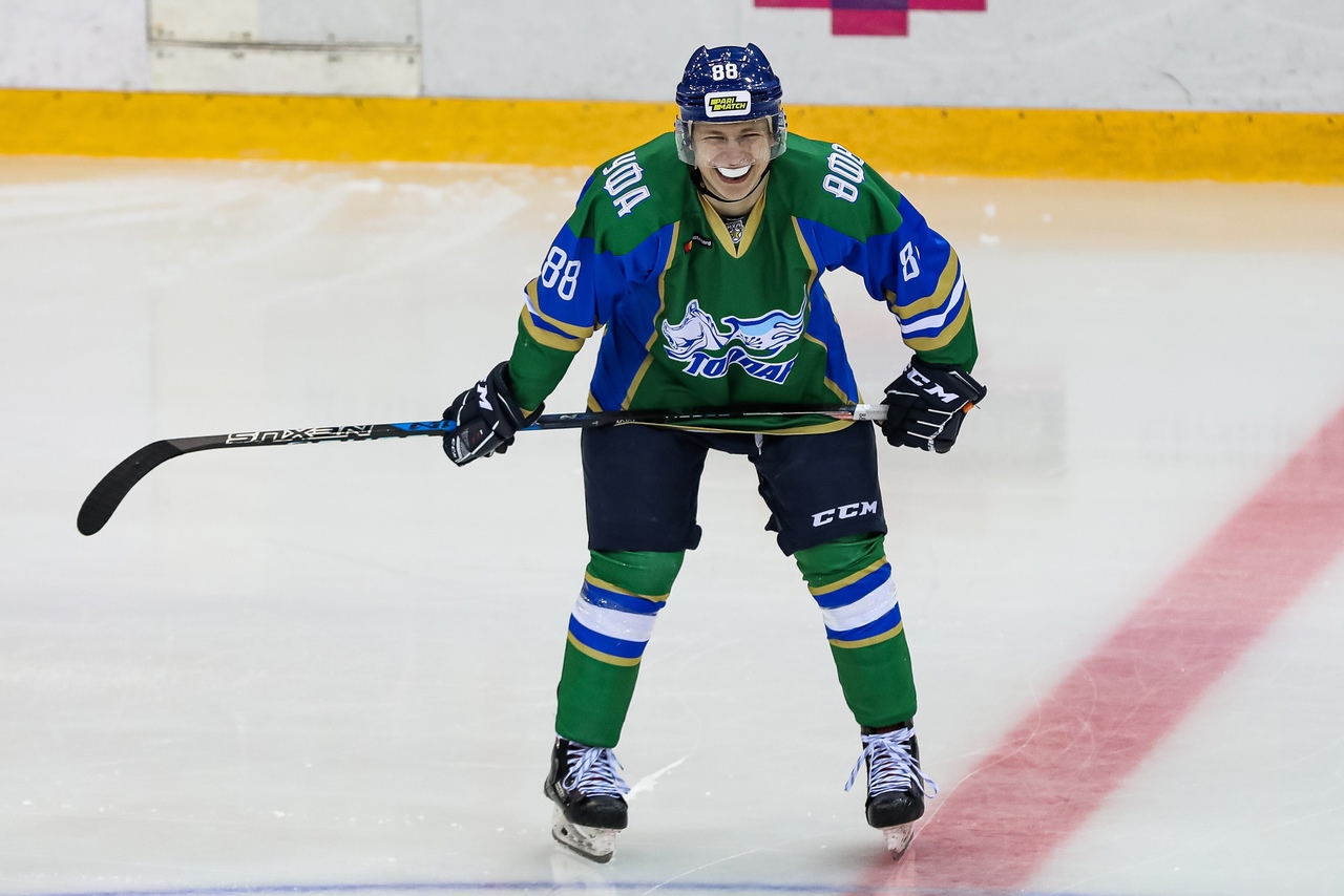 АЛЕКСАНДР ЧЕРНЫЙ: «ПОСЛЕ ИГР В ВХЛ ДЛЯ МЕНЯ ИНАЧЕ РАСКРЫЛСЯ ХОККЕЙ»