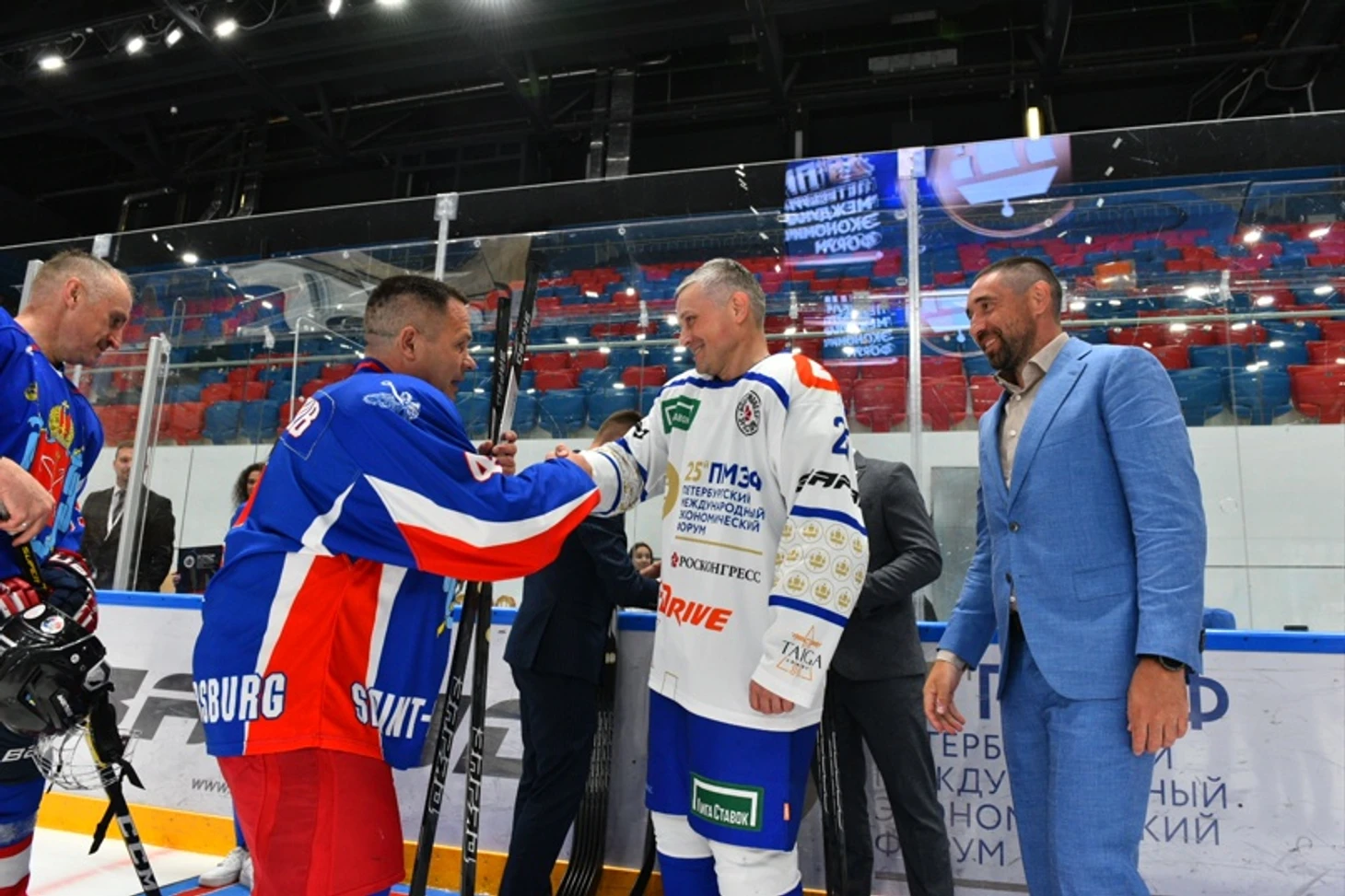 Хоккейный Гала-матч в рамках ПМЭФ-2022, изображение №2