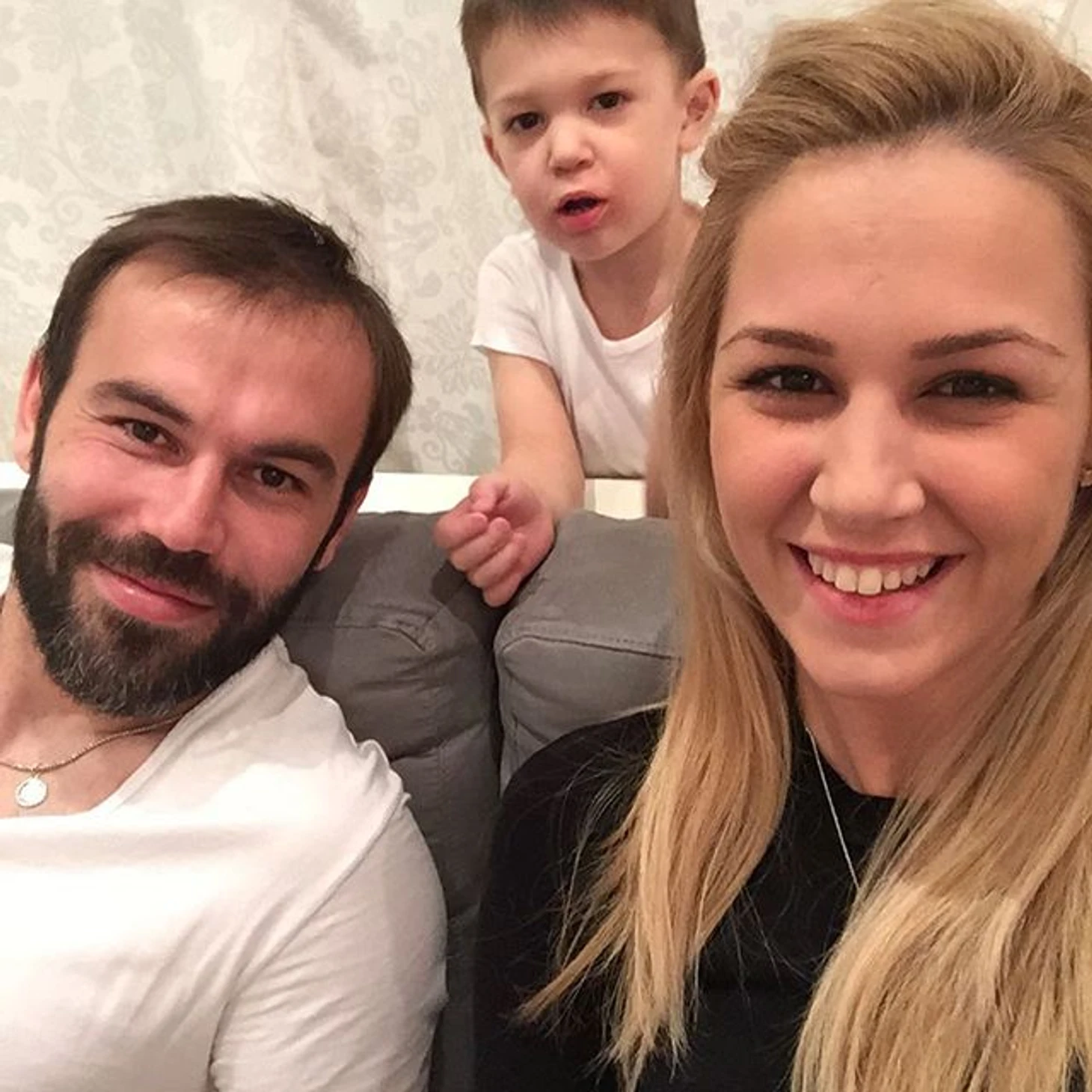 https://photobooth.cdn.sports.ru/preset/post/d/6f/817bfecec4ef7a974f6464c7325b9.jpeg