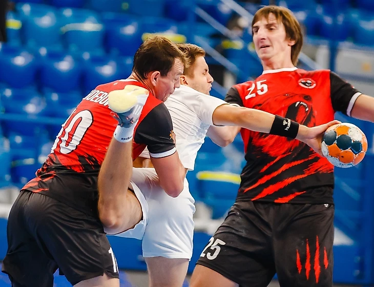 Новые "Донские Казаки". Работы по-прежнему хватает, но тренерский почерк Сергея Бебешко уже виден, изображение №2