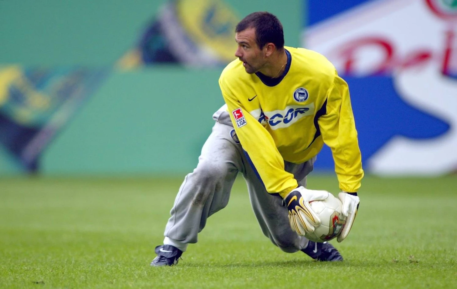 Футбольная жизнь в штанах. Известный венгр завершил карьеру - изображение 3