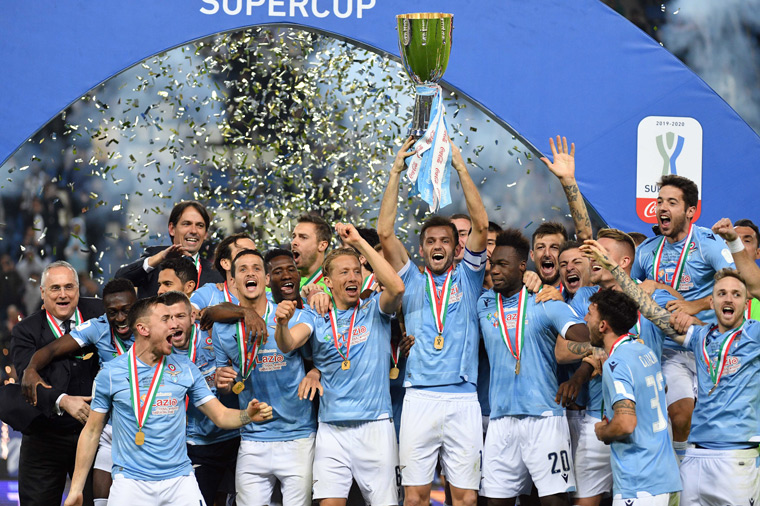 «Лацио» выигрывает Суперкубок Италии в Эр-Рияде и немедленно возвращается в Рим, чтобы праздновать со своими болельщикам