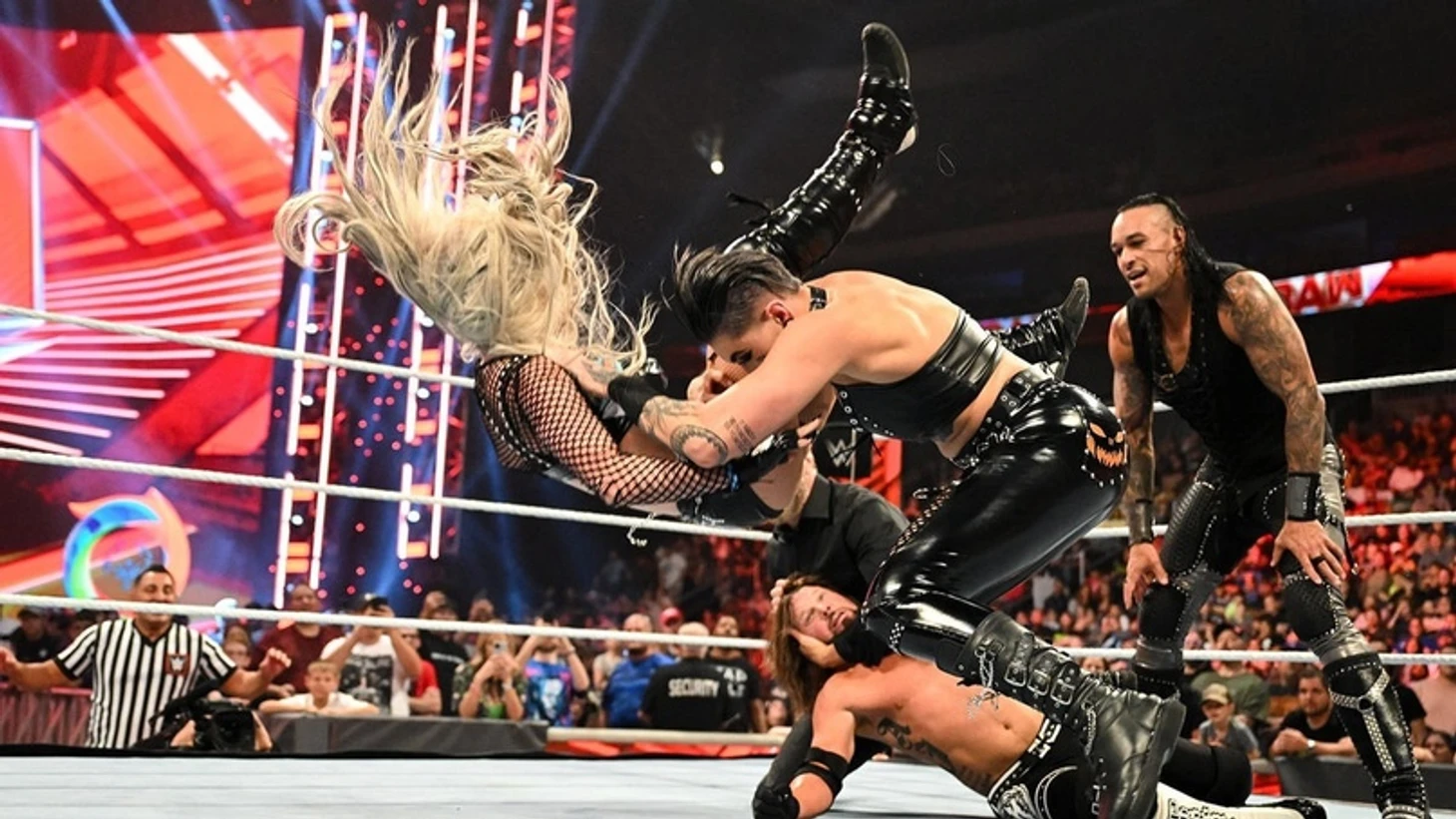 Обзор WWE Monday Night RAW 23.05.2022, изображение №7