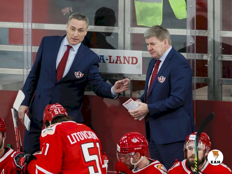 В Екатеринбурге сыграли договорной матч ? В какой хоккей играл Автомобилист?