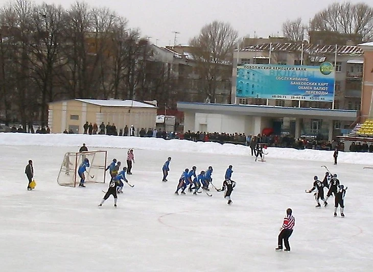 Фото с матча &quout;Универсал&quout; – ЦСК ВВС (2006)