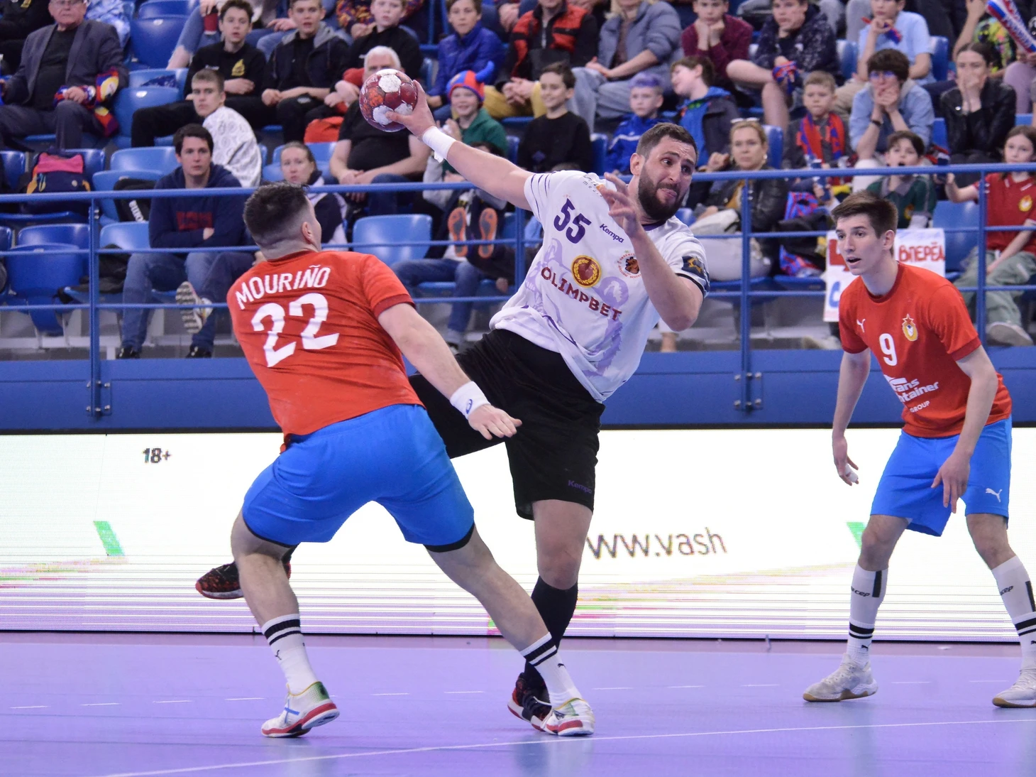 Чемпионат России. 12-е место клуба и 35-летний рубеж — не препятствие для символической сборной!, изображение №1