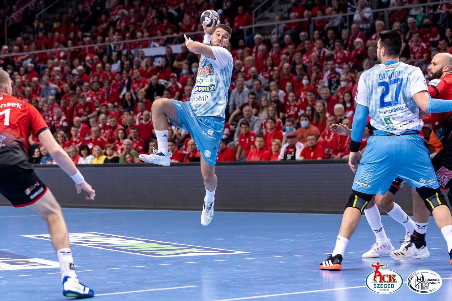 Венгрия. Ничья на берегах Балатона: аргументы "Веспрема" и "Пика" оказались равновесны, изображение №2