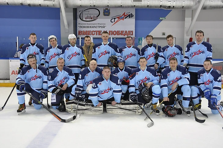 ХК &quout;Сталь&quout; перед тренировкой