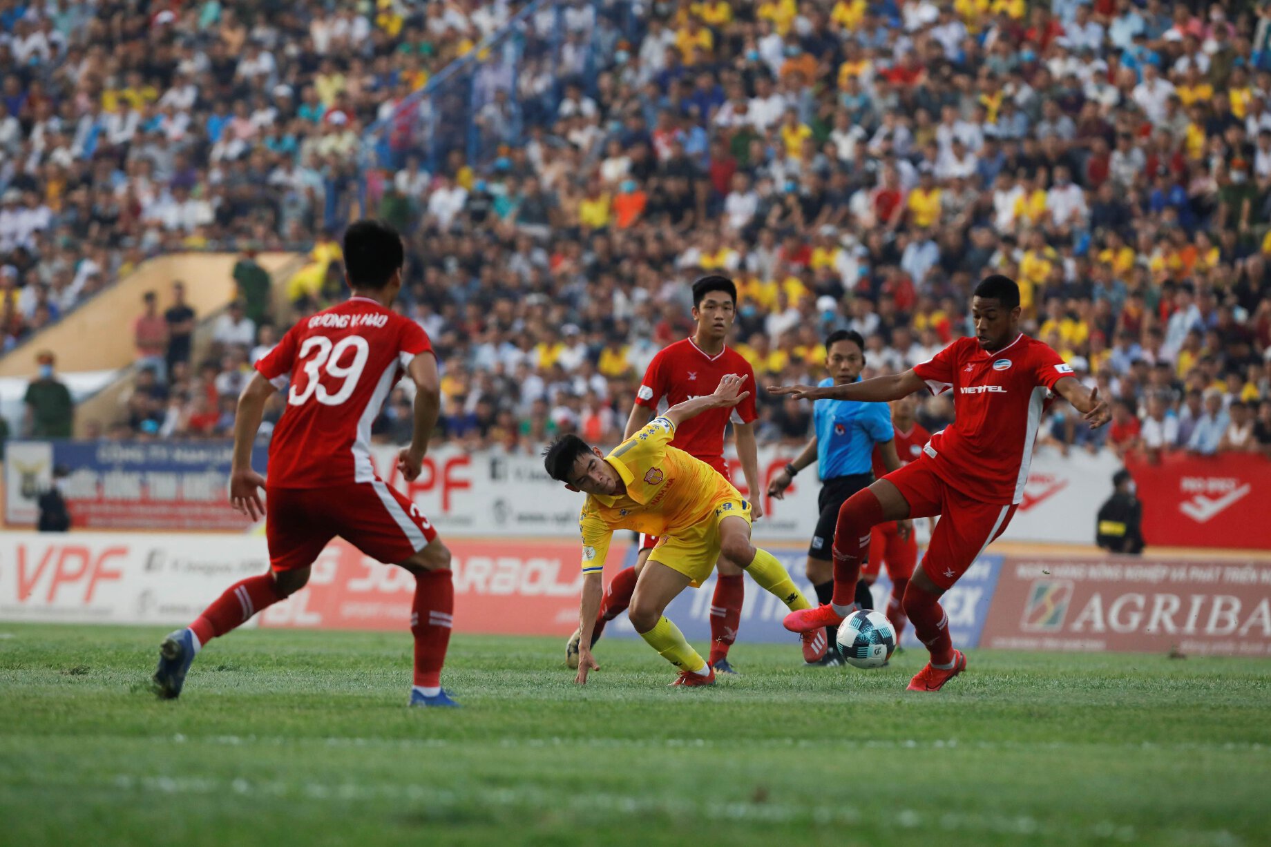 Экзотика востока: чемпионат Вьетнама по футболу