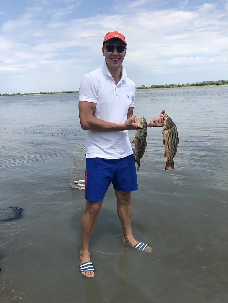 20 вопросов не о гандболе. Даниил Шишкарёв: "Очень люблю футбол! И с детства болею за ЦСКА", изображение №6