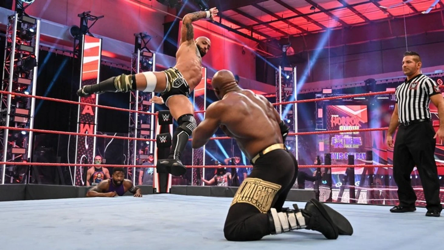 Обзор WWE Monday Night RAW 13.07.2020, изображение №17