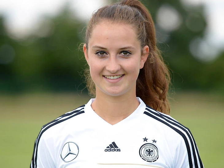 Сара Дебриц