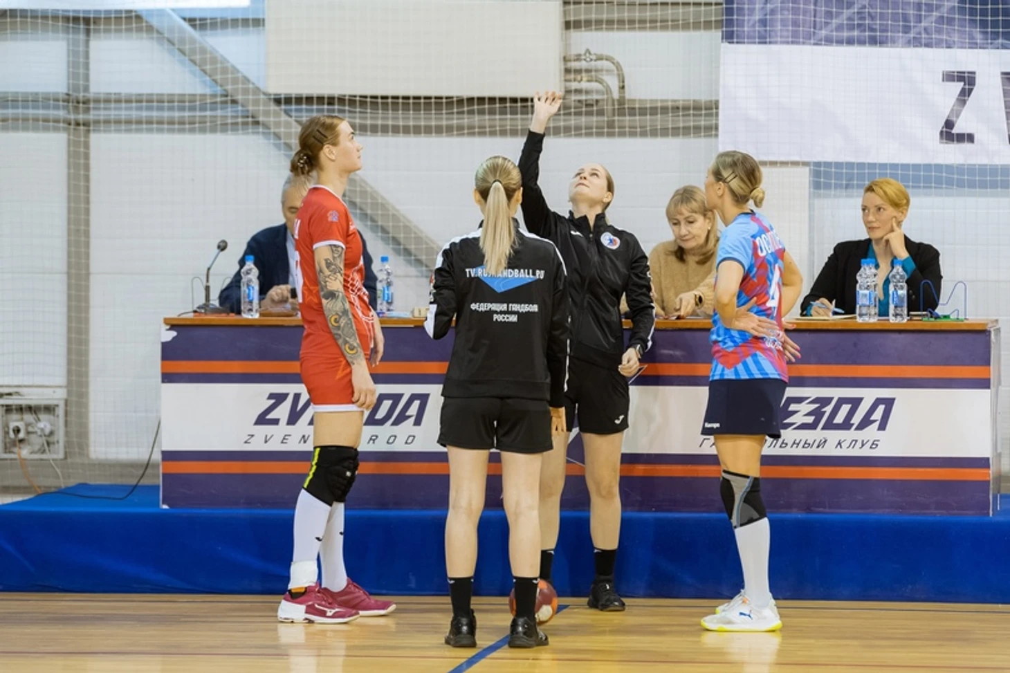 Olimpbet Суперлига. Надежда Осипова: "Играю везде, но тарафлекс не люблю: паркет мне милее", изображение №2