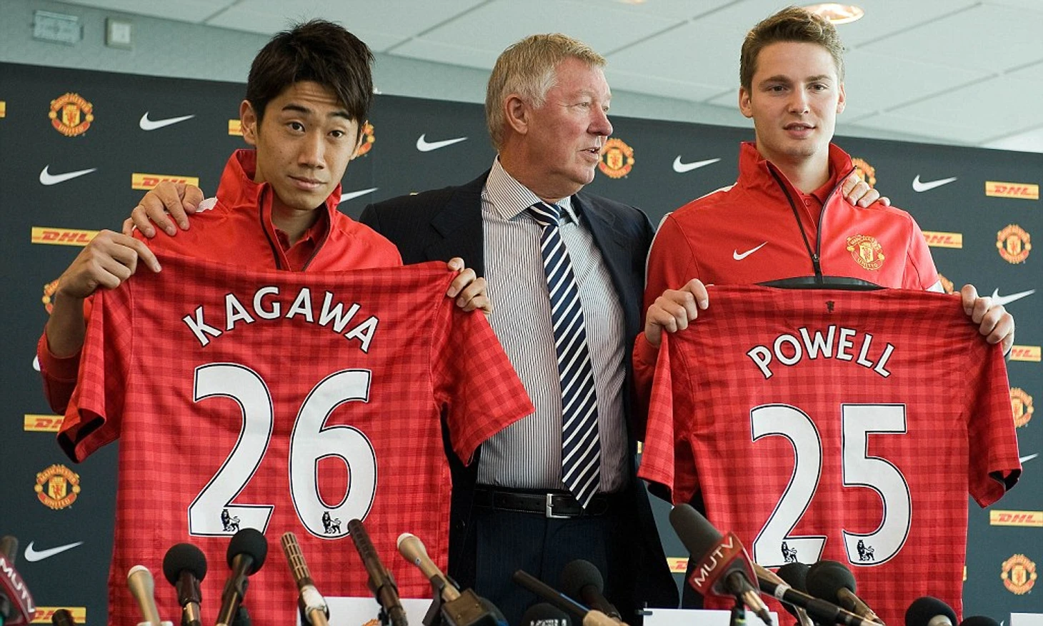�а��инки по зап�о�� united signings 2012