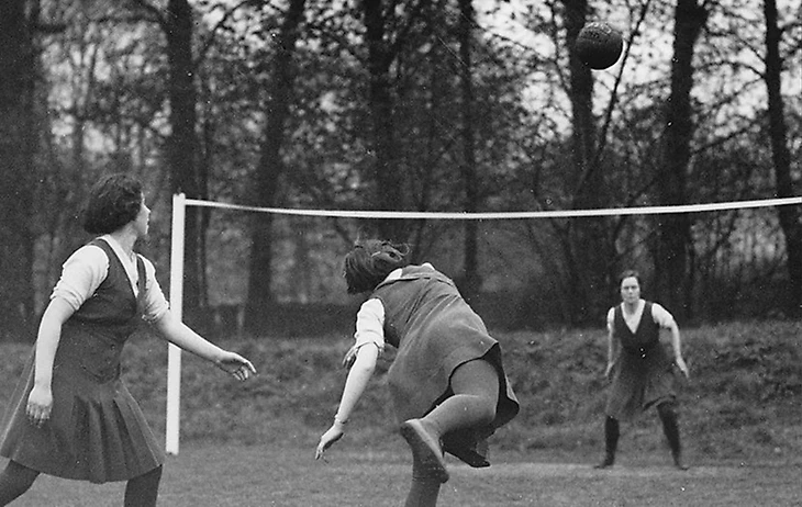 &quout;Яшин получил штук 20 и сказал: ну вас, я за сезон меньше пропускаю&quout;. Каким был гандбол 11 на 11?, изображение №5