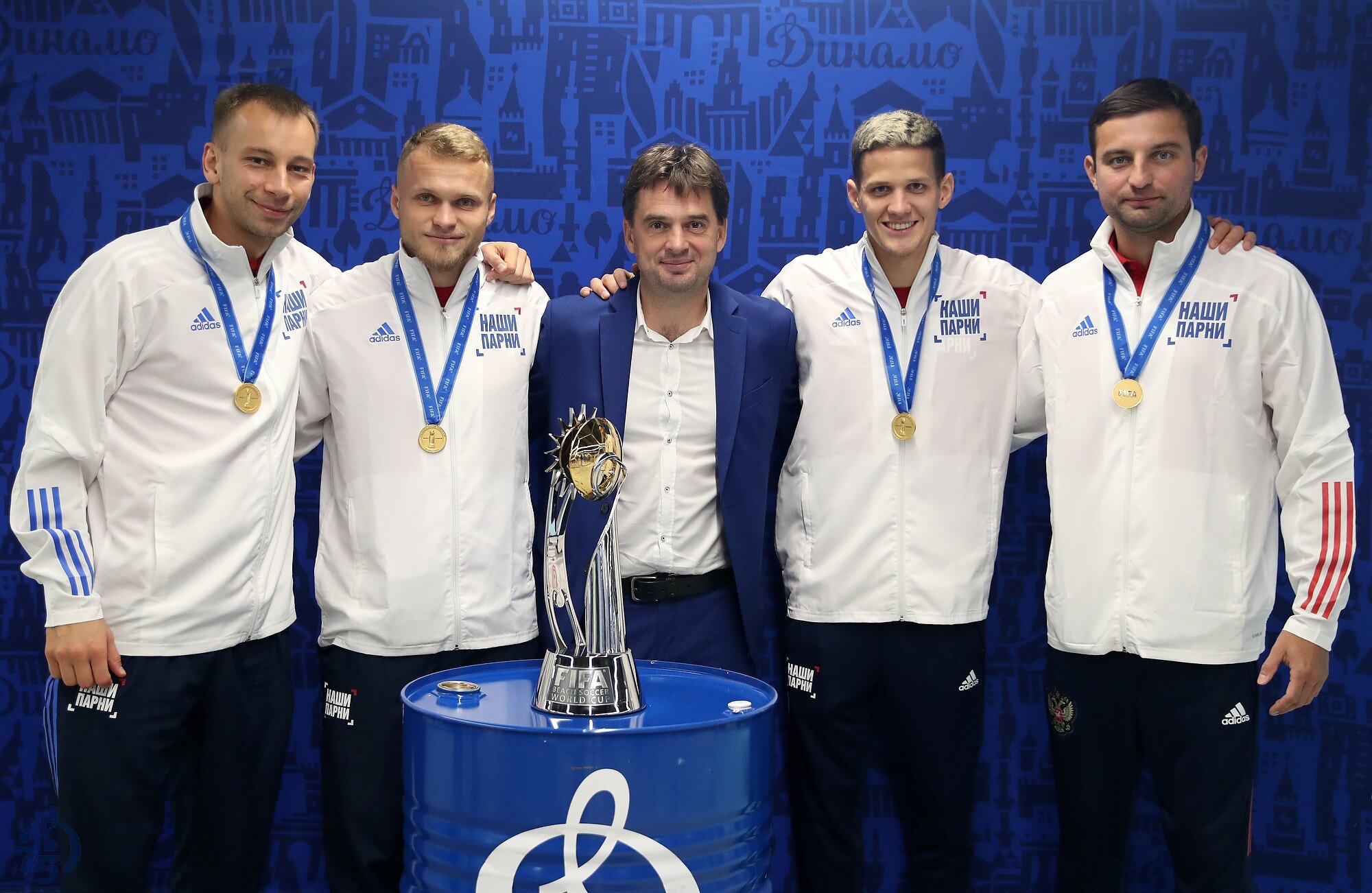 Тренер-король пляжного футбола болеет за «Динамо», пробивает выезды и дарит болельщикам эмоции