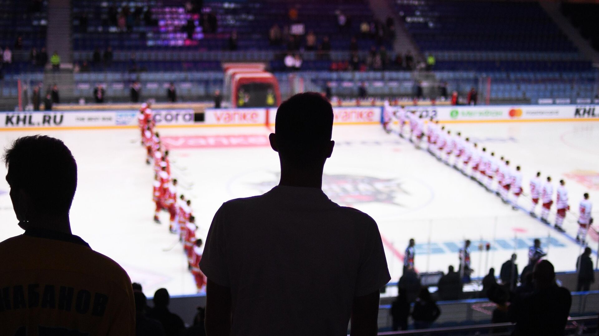 Еще летом было понятно, что чемпионату КХЛ – кранты. Лига просто игнорирует вирус
