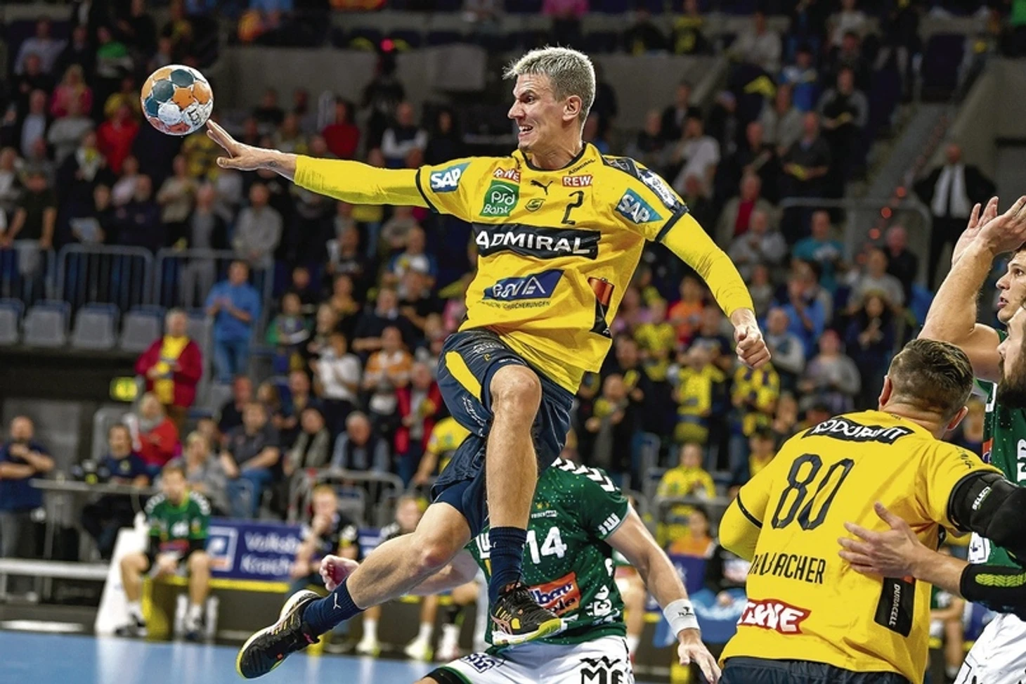 Звонок звезде. Анди Шмид: "Иногда мне нужны картофель фри и бургер. Это то, что поднимает настроение", изображение №3