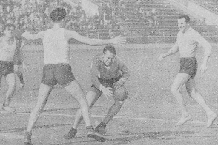 &quout;Яшин получил штук 20 и сказал: ну вас, я за сезон меньше пропускаю&quout;. Каким был гандбол 11 на 11?, изображение №1