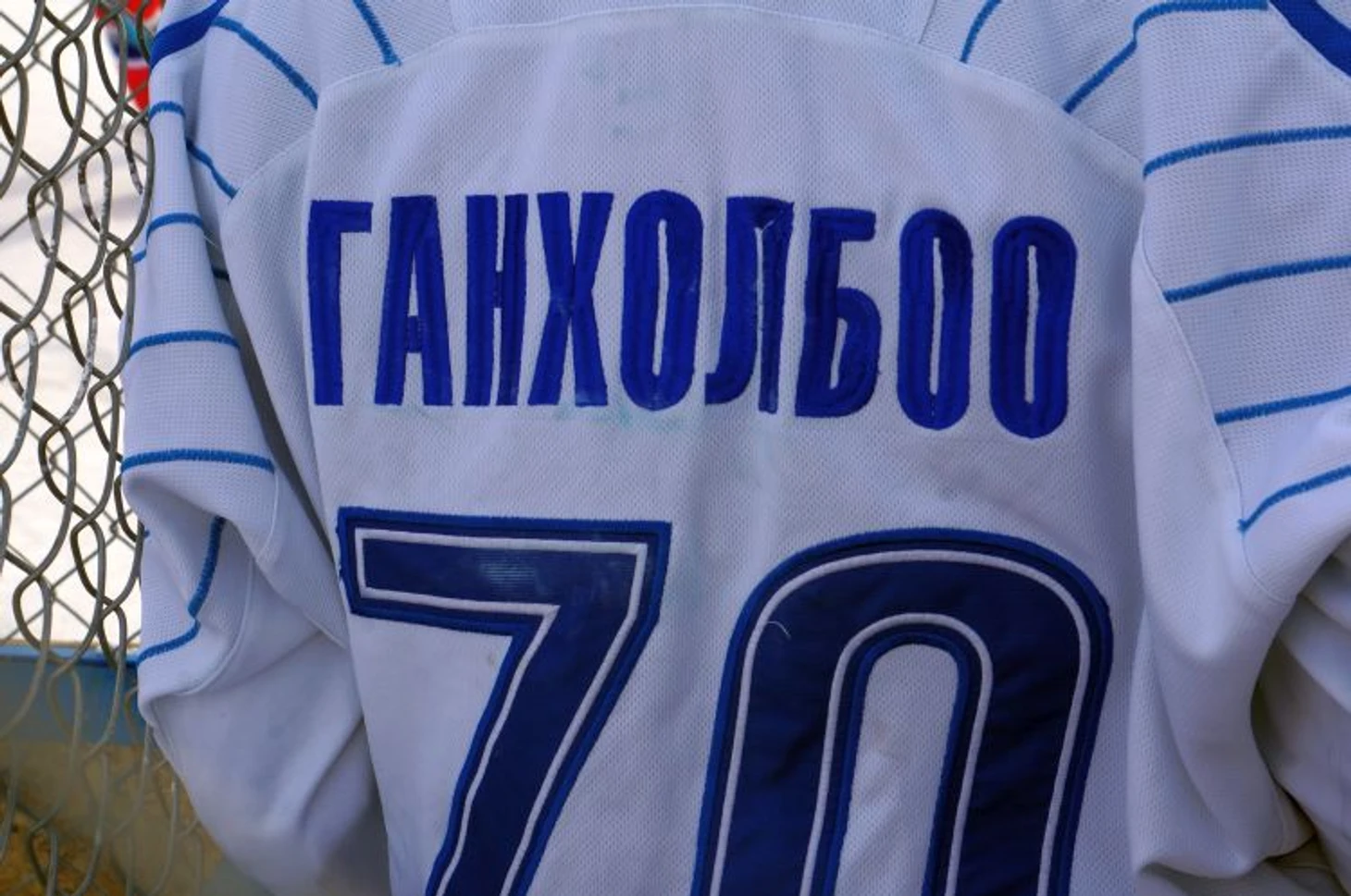 Фрагмент финального турнира чемпионата Монголии по хоккею в Шарын Голе