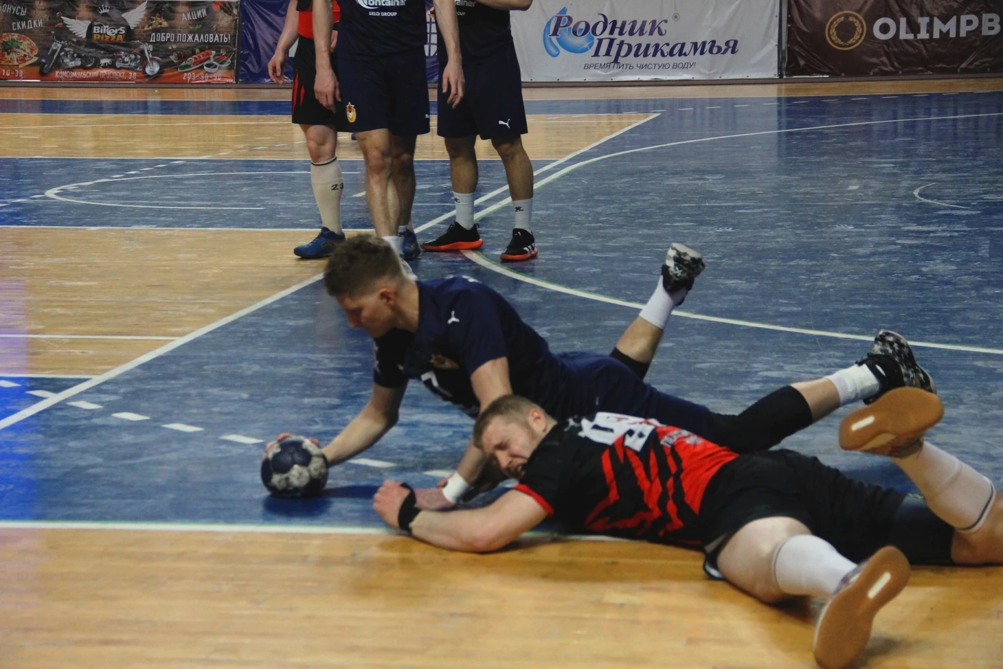 Olimpbet Суперлига. "Швейцарские хоккеисты" из Перми и "аргентинские футболисты" из Москвы, изображение №2