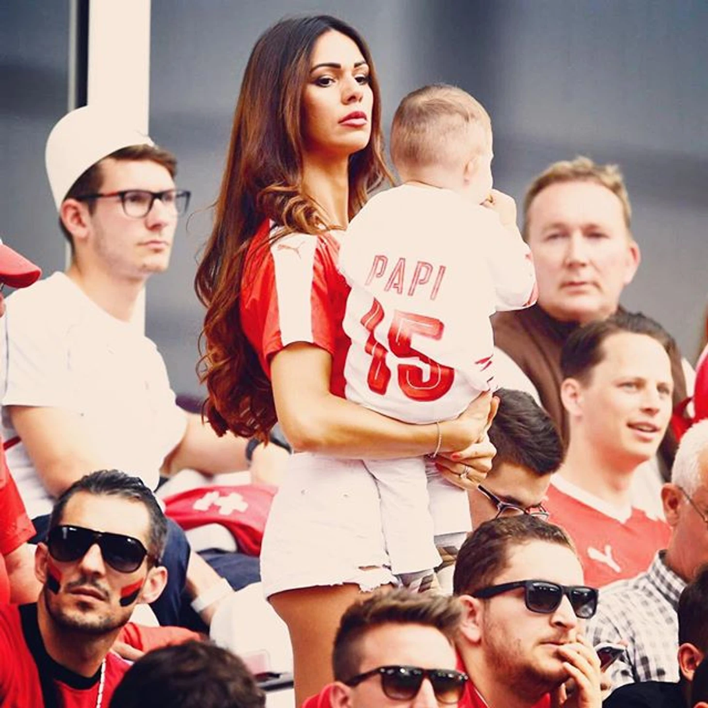 https://photobooth.cdn.sports.ru/preset/post/d/df/74b944ba54b03b5f9694d20fa0883.jpeg