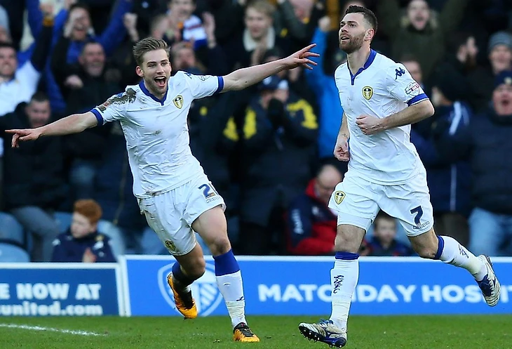 Чарли Тейлор празднует гол одноклубника