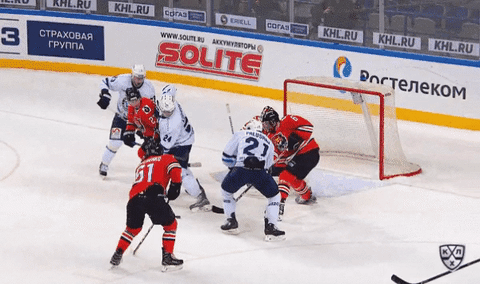 Вратарь «Амура» претендует на сэйв года