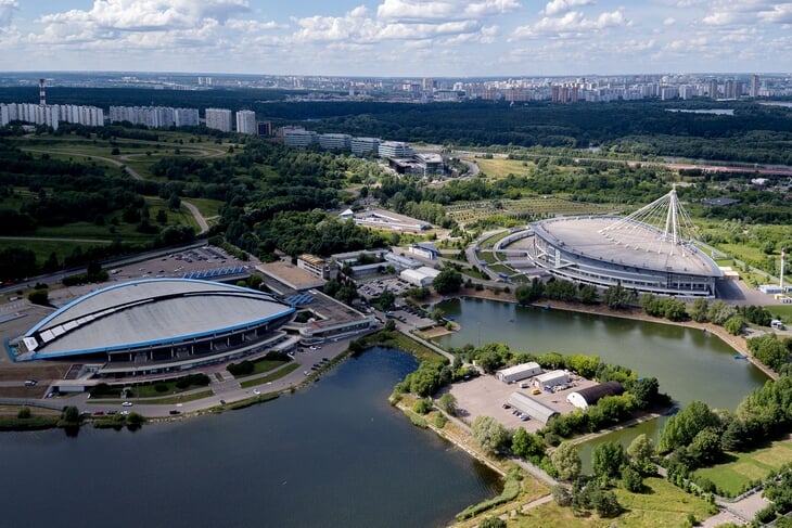 Стадион крылатское. Велотрек Крылатское. Крылатское спортивный комплекс велотрек. Олимпийский велотрек в Крылатском. Дворец спорта Крылатское.