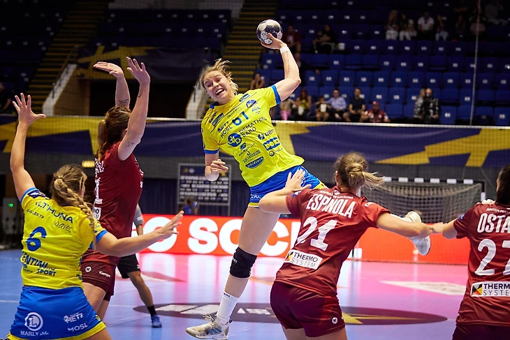 Валерия Маслова: "Майоннад — фантастический работяга. Не видела, чтобы они с Андрюшиной отдыхали", изображение №7