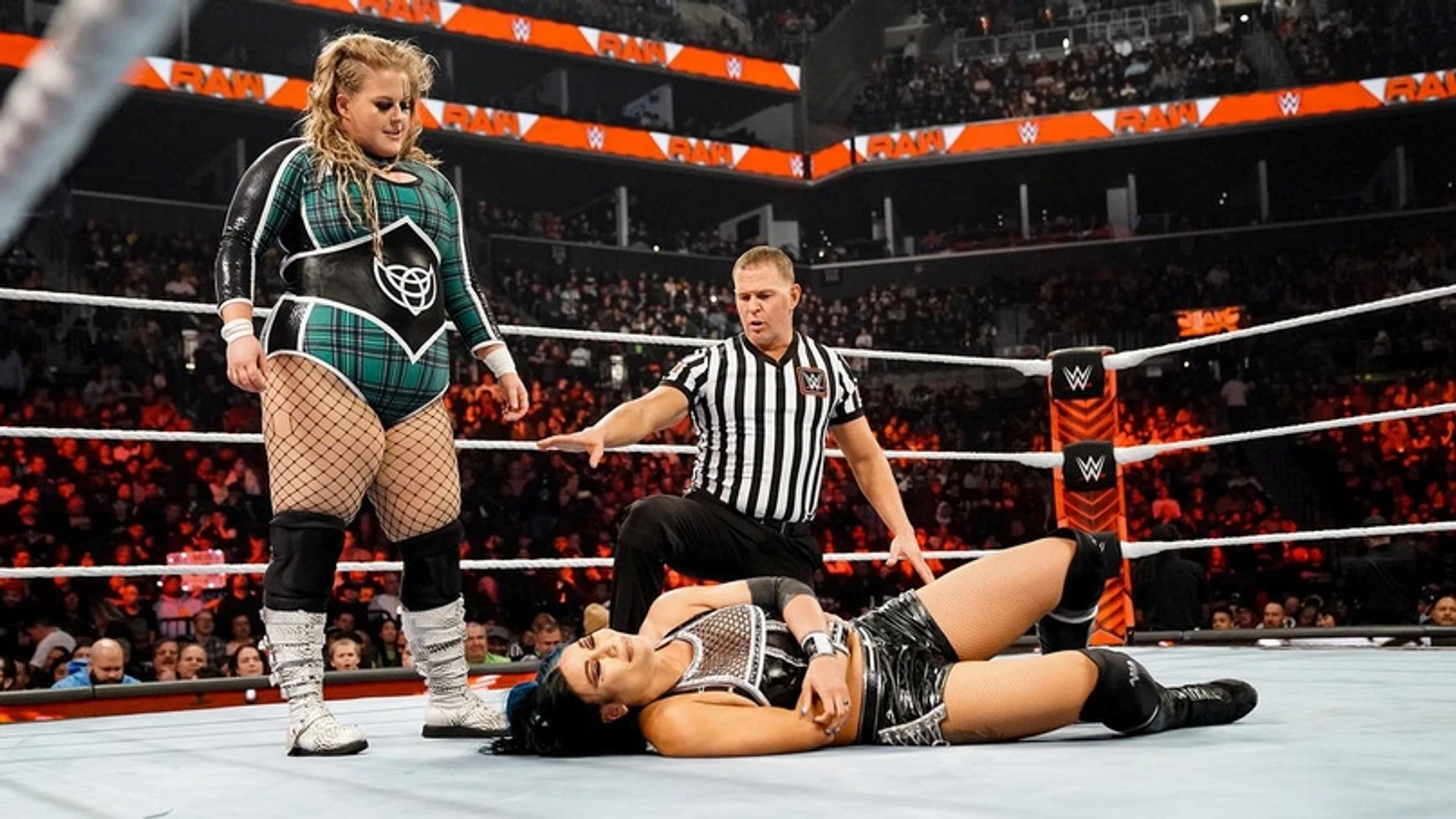 Обзор WWE Monday Night RAW 13.02.2022, изображение №10