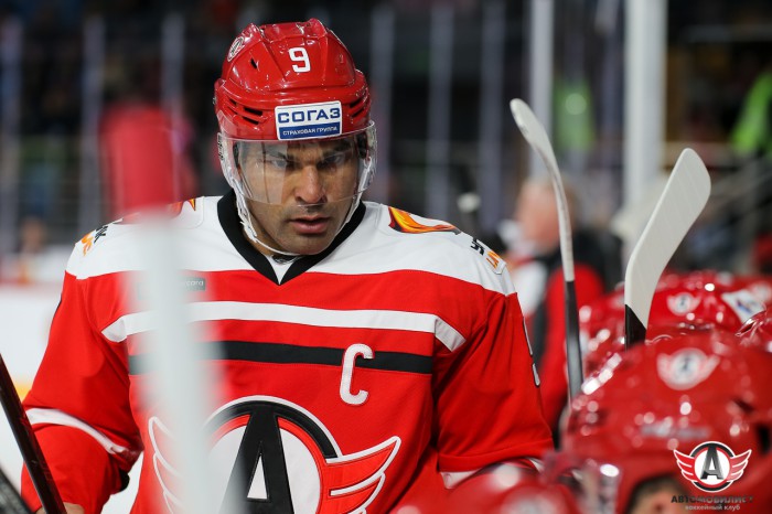 Провалил два плей-офф, поссорился с Дацюком: «Автомобилист» расстается с лидером