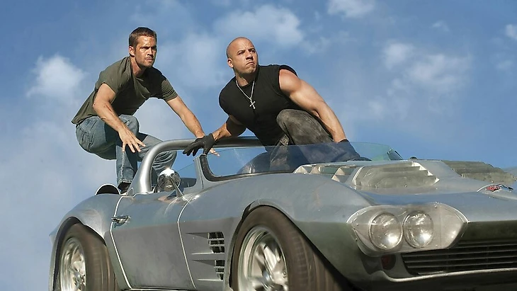 Сценарист «Форсажа» объяснил отношение авторов франшизы к законам физики — Новости на Кинопоиске