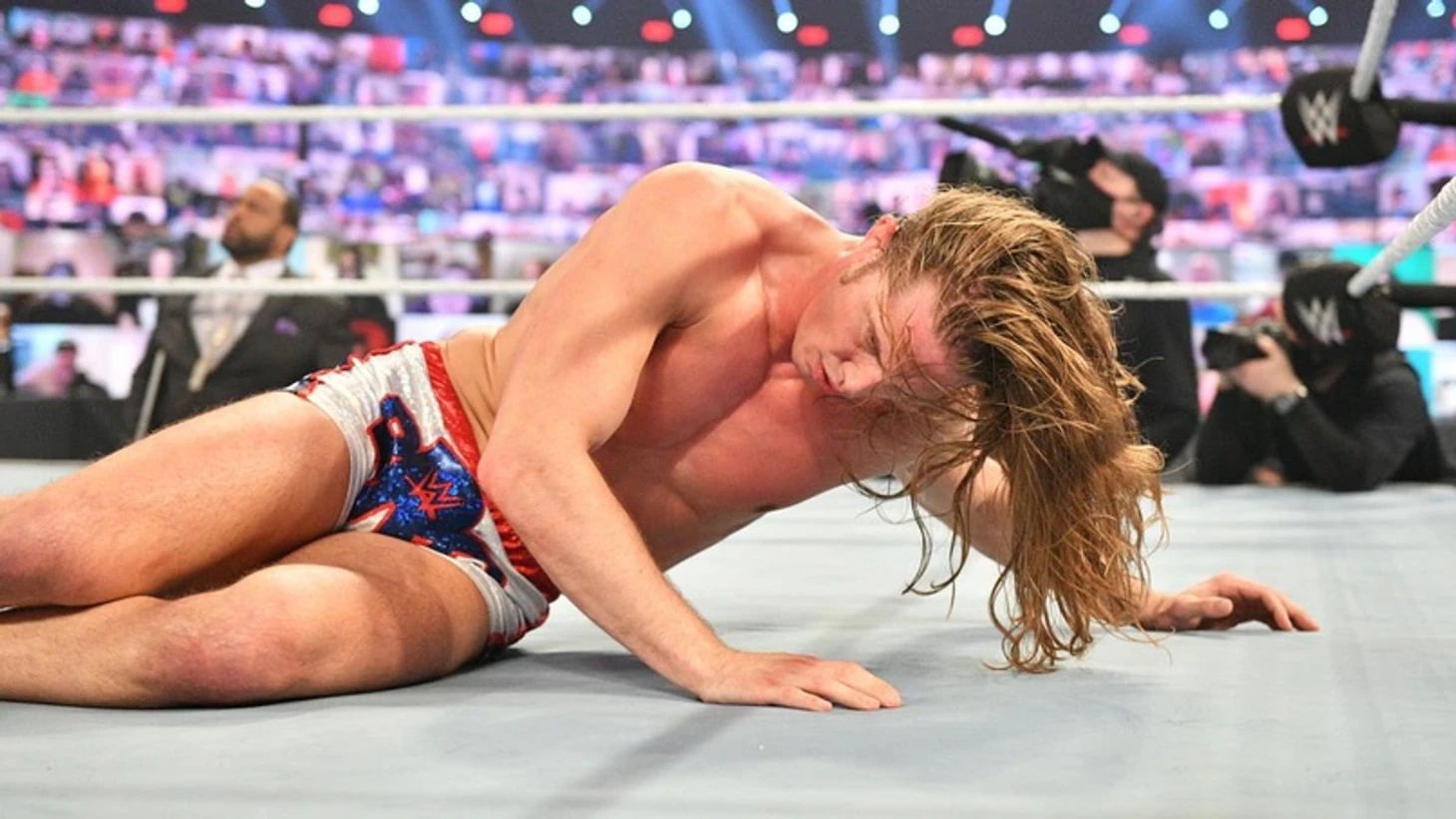 Обзор WWE Elimination Chamber 2021, изображение №13