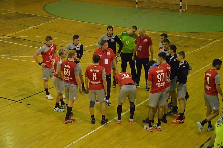 Чемпионат России. "Каустик" точно вылетит. "Виктор" точно не вылетит. Остальным — в "стыки", изображение №3