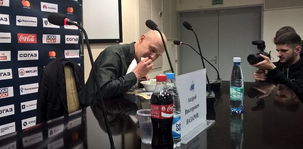 Белорусский журналист съел газету после неудачного прогноза