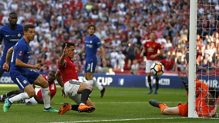 Алексис Санчес забил из офсайда. Боковой зафиксировал.