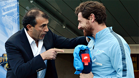 «Наверняка это просто техническая ошибка». Что меняется в работе иностранных тренеров в России