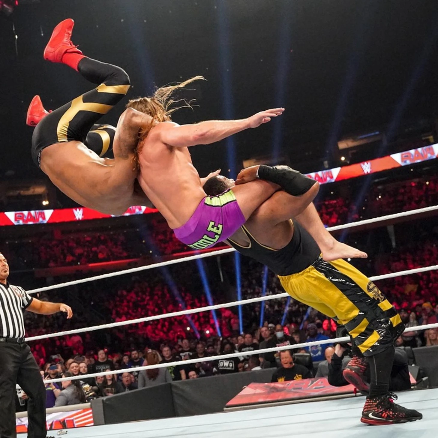 Обзор WWE Monday Night RAW 18.04.2022, изображение №19