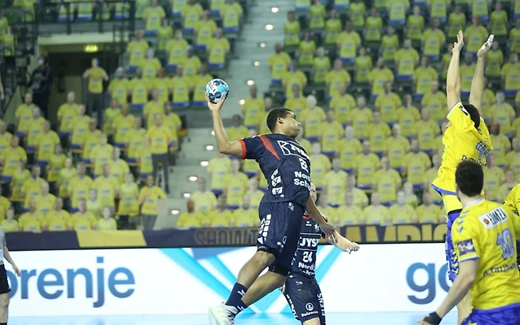 Лига чемпионов. Главный финишный бонус достался "Фленсбургу". Он первый и при двух "технарях", изображение №2